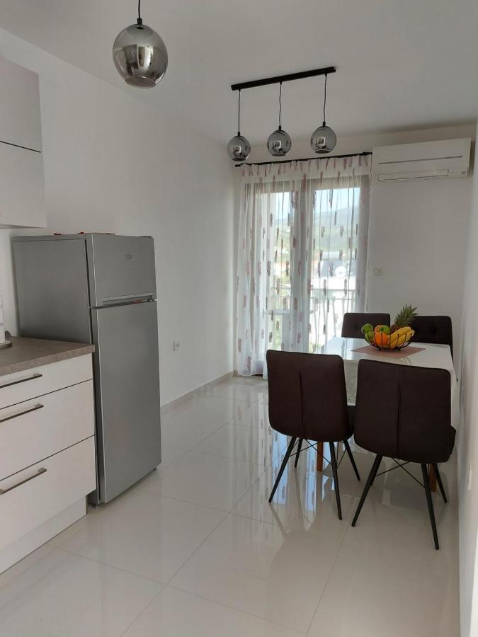 Apartmani I & J Seric Сегет Враница Екстериор снимка