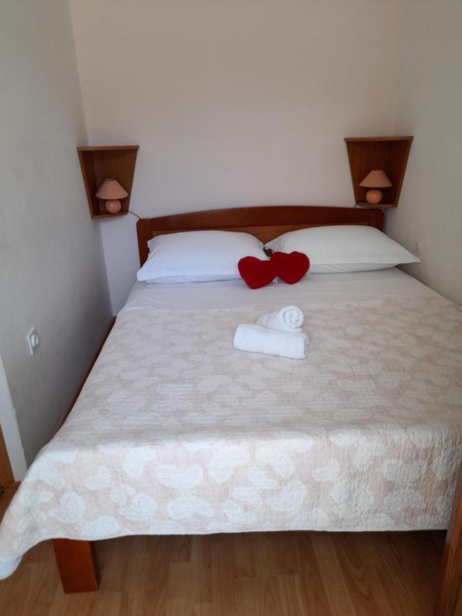 Apartmani I & J Seric Сегет Враница Екстериор снимка