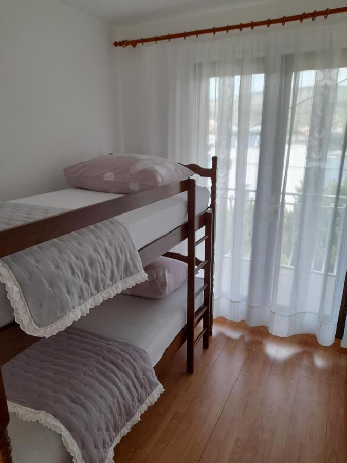 Apartmani I & J Seric Сегет Враница Екстериор снимка