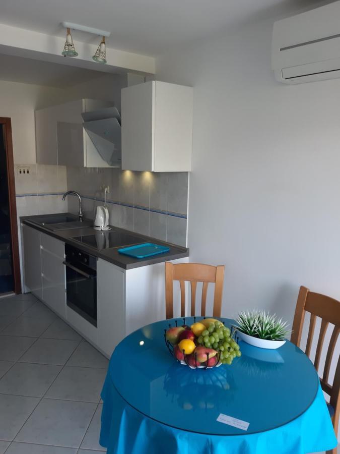 Apartmani I & J Seric Сегет Враница Екстериор снимка