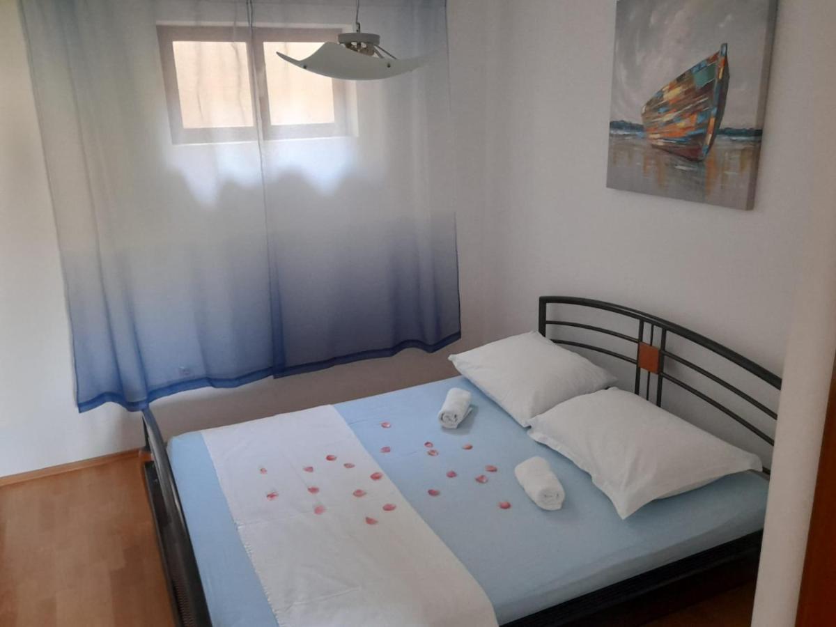 Apartmani I & J Seric Сегет Враница Екстериор снимка