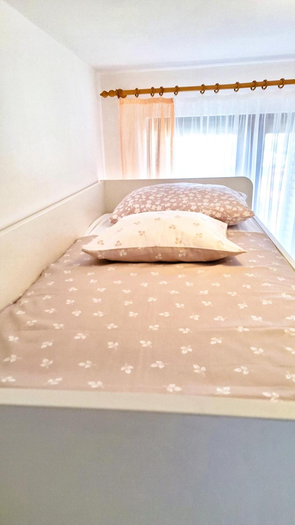 Apartmani I & J Seric Сегет Враница Екстериор снимка