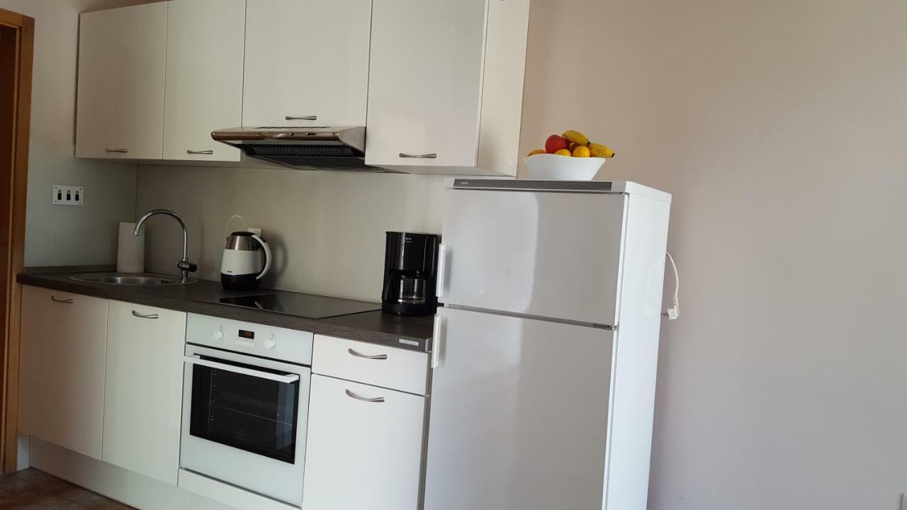 Apartmani I & J Seric Сегет Враница Екстериор снимка